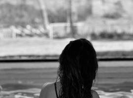 Hotel El Paraiso De La Sierra، فندق في تانديل