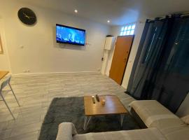 Zola Saint Ouen, hotel in Saint-Ouen