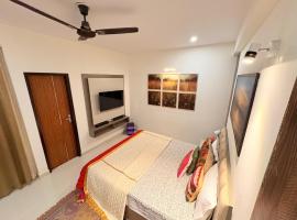 Couple Canvas- Luxurious 1-BHK Peaceful Apartment, hotel in Siroli