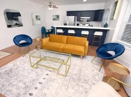 Spacious Downtown Gem With Parking