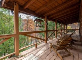 Outdoors Sleeps7 Family Getaway Fun Arcade Villa, hotel v mestu Rockbridge