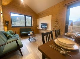 Chalet iris & spa privatif, hotel in Rochesson
