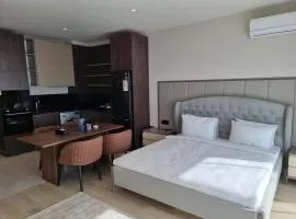 Modern 1-Bedroom Apartment at Sea Breeze Park Residences 2, Just Steps from the Beach, with Pool, Gym, Restaurants and Free Parking