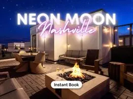 Luxe 4BR Retreat with Rooftop Fire Pit & Garage