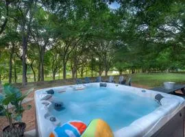 Rio Ranchito, Hot tub, River front, Fire Pit!