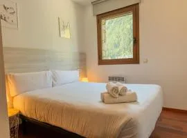 Barthe Holidays I Apartamento moderno 5PAX en Arinsal I Ideal para familias, Parking, Pet friendly I Font Blanca