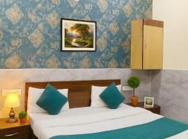 Hotel Petal Rose By RK Near Gol chakkar Vrindavan, hotel v destinaci Vrindavan