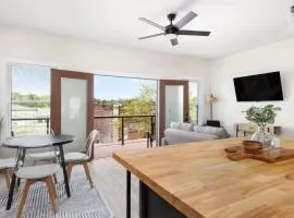 New construction 2nd level apartment * Downtown JC