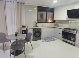 2 Master Bedroom Deluxe Apartment Queen Alia Airport Women Kids ONLY