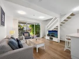 Peaceful Garden Escape - 2BR Noosaville Getaway