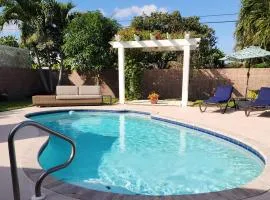 Private Oasis!Bike to beach, heated pool