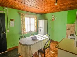 Cabaña familiar cerca del mar en Caleta Olivia