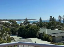 Fairview Crescent Head