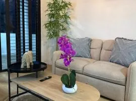 Modern Refuge 1 minute from the Beach
