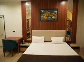Hotel Devki Inn