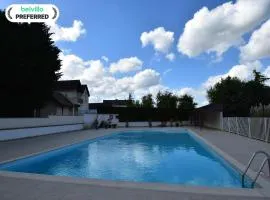 Charming holiday home with pool and pond