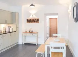 Dairy Cottage - Uk39522