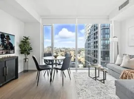 Stylish 1BR Condo in the heart of the Downtown TO