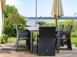 Holiday home with 2 bedrooms, hotel din Bergen auf Rügen