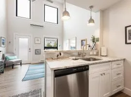 Nordic Nest at City Limit Lofts - Walk & Bike to Downtown