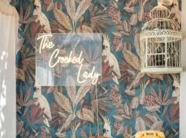 The Crooked Lady Cozy Bungalow near Downtown Calgary with Free Parking