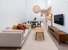 Central Christchurch Apartment with Parking