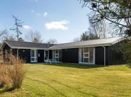 8 person holiday home in Ebeltoft-By Traum