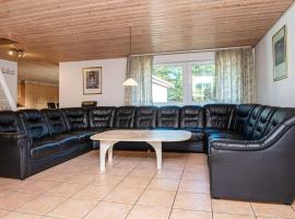18 person holiday home in Rømø، فندق في Kongsmark