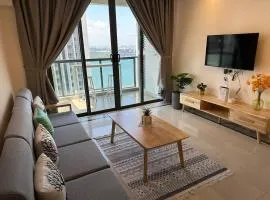 Mahogany Homes at R&F - free WiFi and 1 Car Park