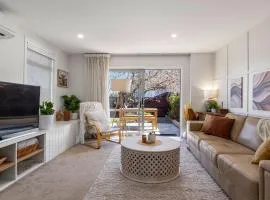 Charming Central Stay - Cosy Comfort and Free Parking