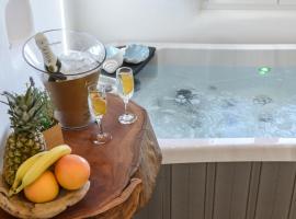 Naxos Island Escape Suites, hotel with jacuzzis in Plaka