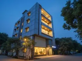 FabHotel Just Inn - Nr Lajpat Nagar Market