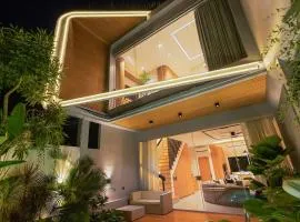 Contemporary 2BR Luxury Villa with Rooftop View and Pool