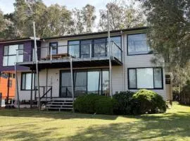 Luxury Waterfront Home In Pindimar