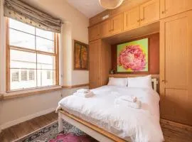 Central 1 Bed - 10 Min Walk to Edinburgh Castle