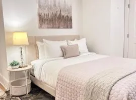Cozy 2BR Apt with Parking, Steps to Brown and RISD