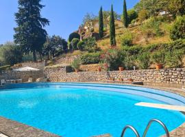 Provence villa with large pool and amazing view, ξενοδοχείο σε Montauroux