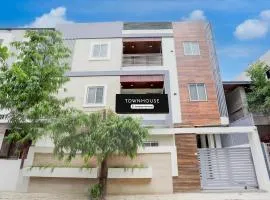 Super Townhouse DAVV University Indore Formerly Indrapuri