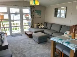 Hopton Holiday Village - Holiday Accommodation 632