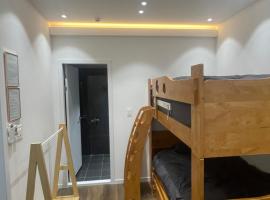 Train Station House, hotel que admite mascotas en Saengmok