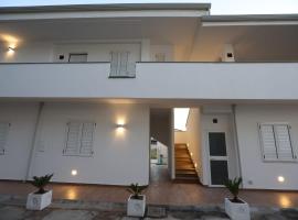 Residence costa dei gigli 3, hotel a Simeri Mare