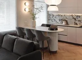 Violet Lux Apartment