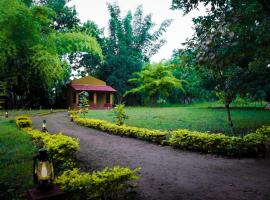 Wild Haven Resort Bandhavgarh, pet-friendly hotel in Tāla