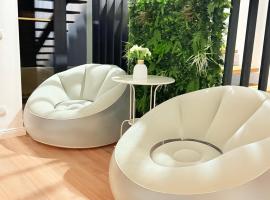 Luxury Villa Residence Corbeanca, villa in Corbeanca