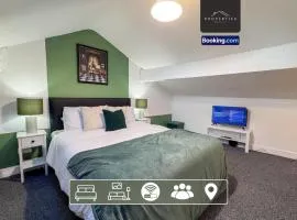 Modern 3BDR House By Properties With Joy Short Lets Manchester Perfect For Contractors & Large Groups With Free WiFi & Parking