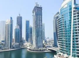 Spacious Apartment Marina View