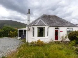 Hamara Luxury Portree Cottage with Hot Tub!