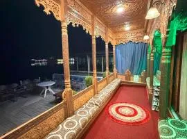 Goona palace houseboats