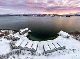 Steam Pier Adventure Hotel, hotel with parking in Kvaløya