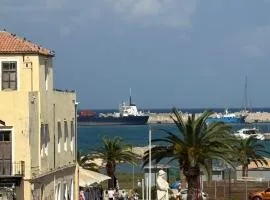 Kanakakis home